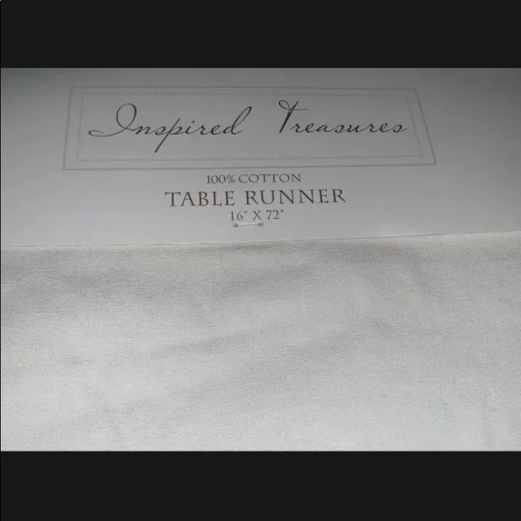 INSPIRED TREASURES EASTER RABBIT NWT EMBROIDERED TABLE RUNNER 16" X 72” - Picture 6 of 8